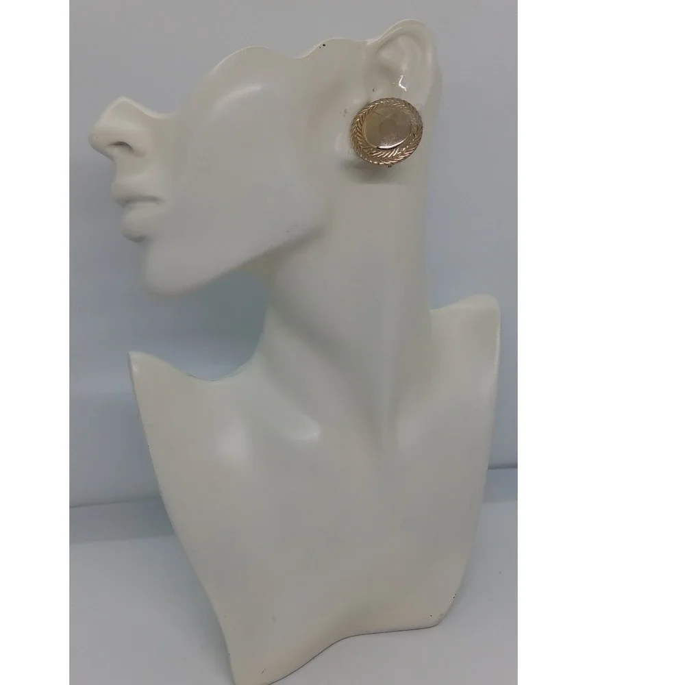 Monet Womens Grooved Gold Tone Round Clip On Earrings Vintage Button Style #20